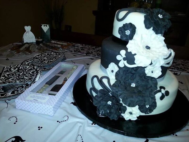 Black and White Wedding Cake