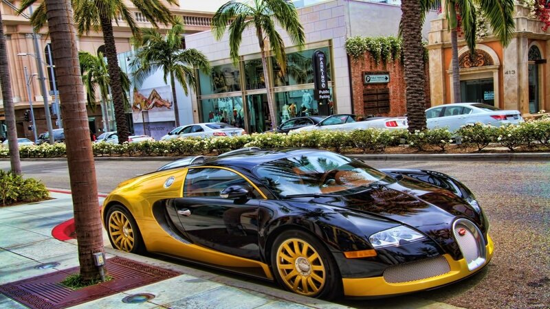 Black and Yellow Bugatti Veyron — Urban