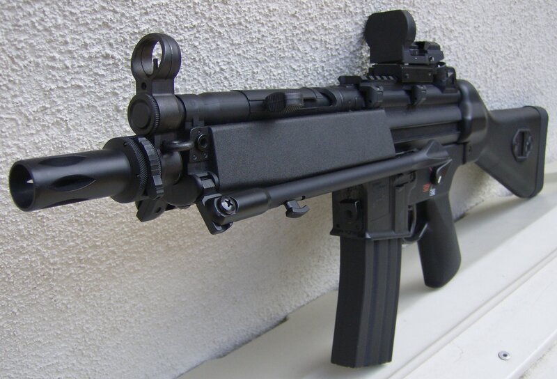 Black Assault Rifle — Neutral