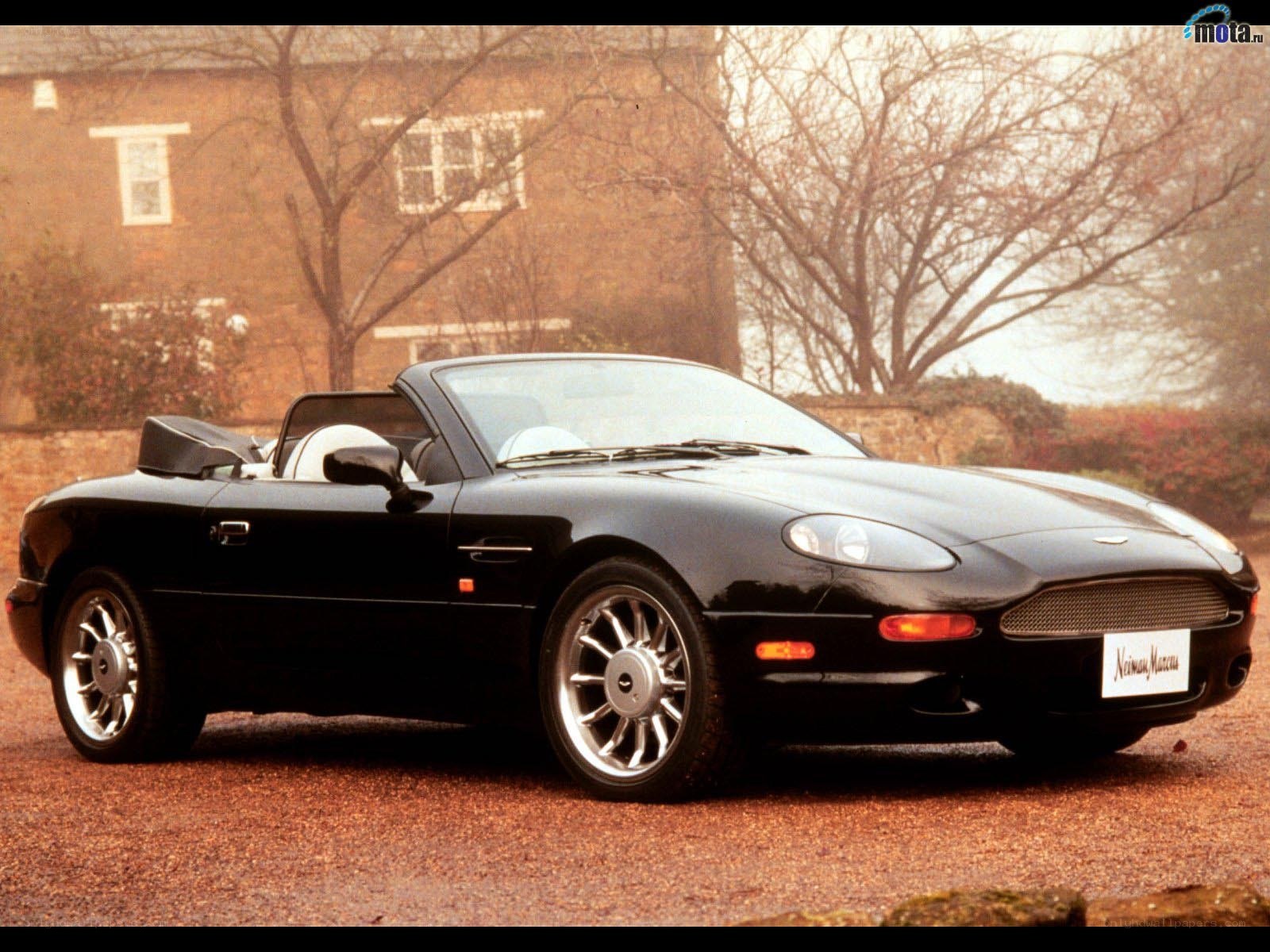 Black Aston Martin DB7 Vantage
