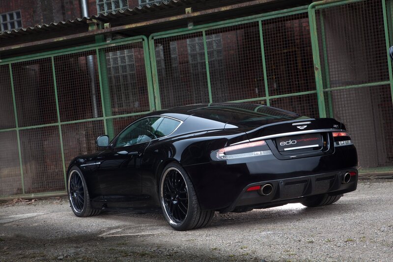 Black Aston Martin DBS