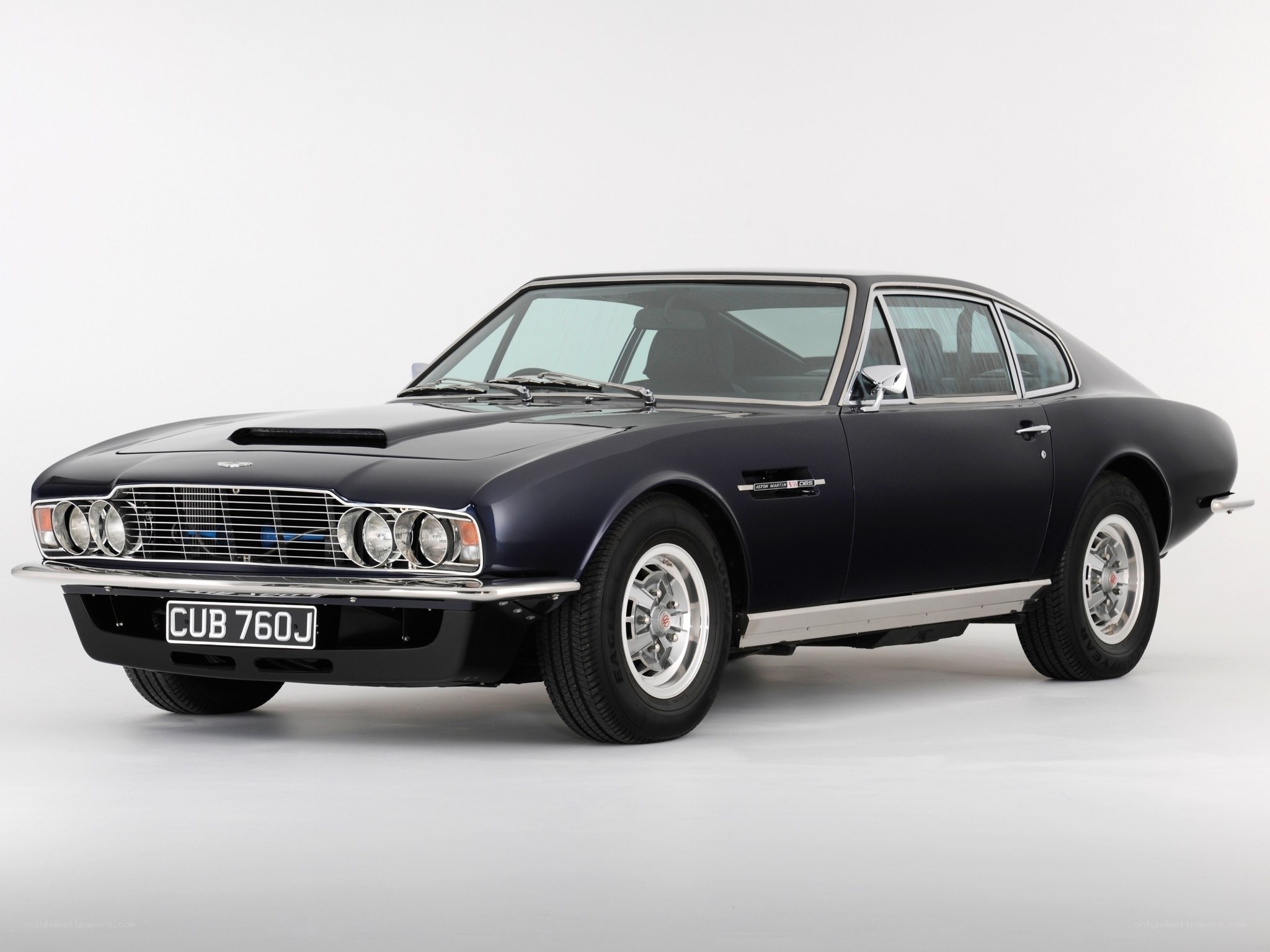 Black Aston Martin DBS