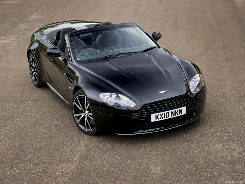 Black Aston Martin V8 Vantage Roadster