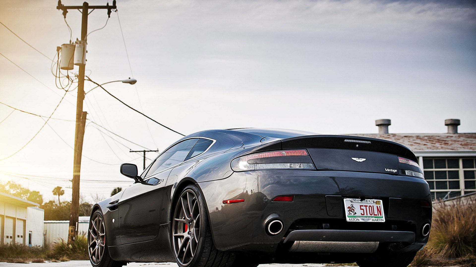 black aston martin vantage