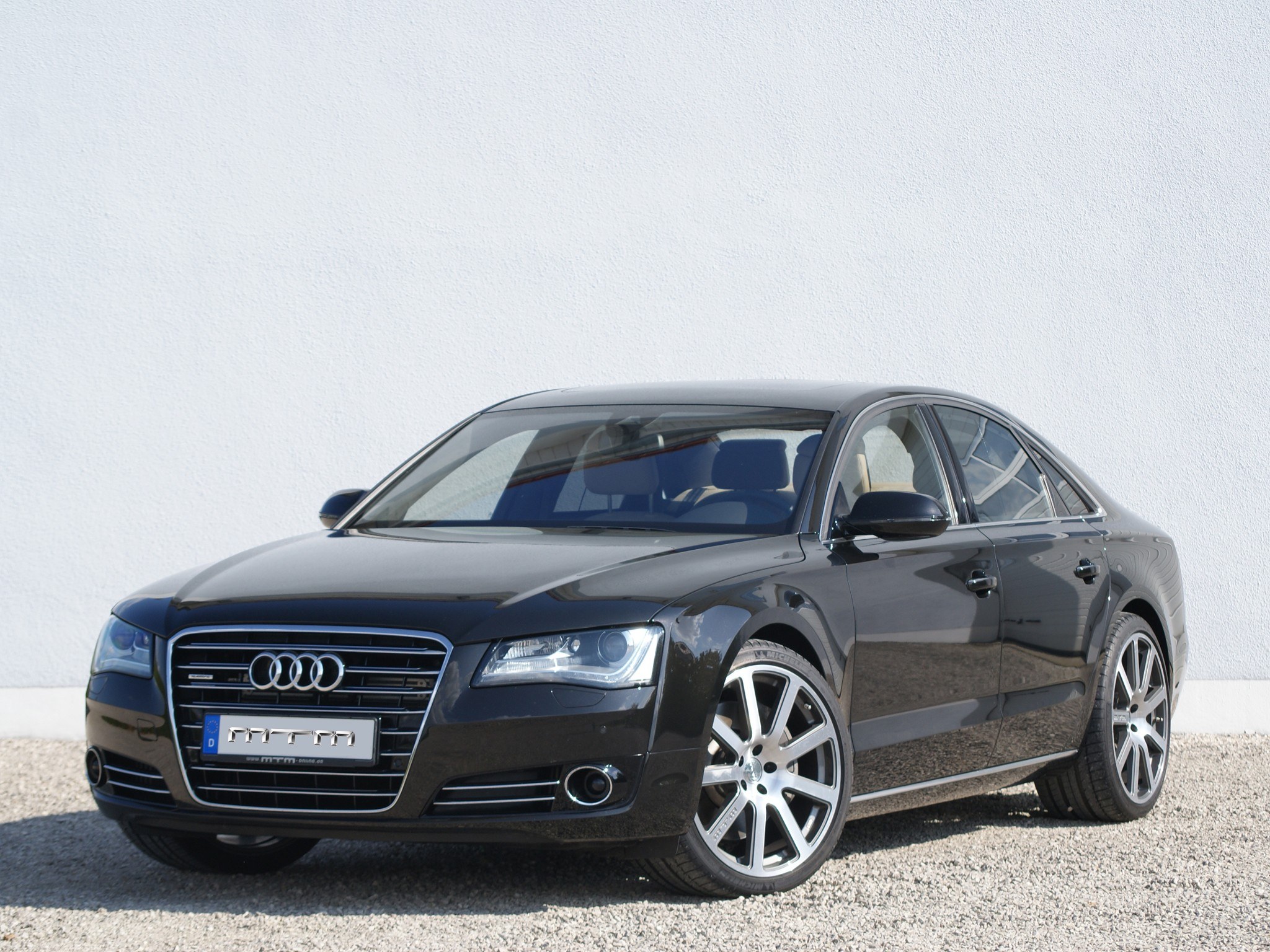 black audi a8 sedan
