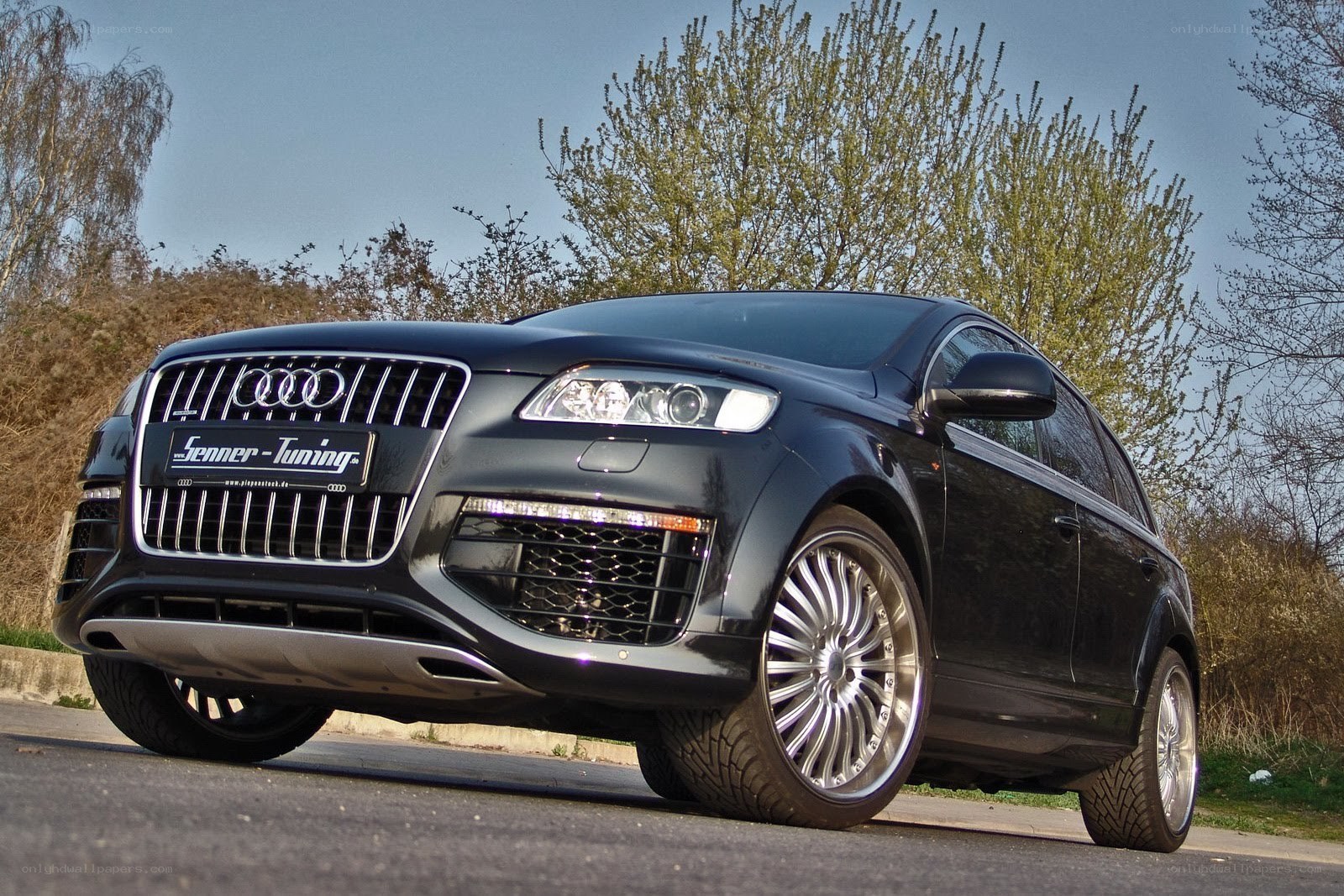 Black Audi Q7 with Senner Tuning