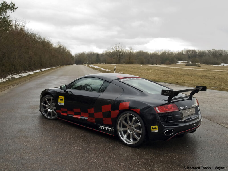 Black Audi R8 GT3 race car