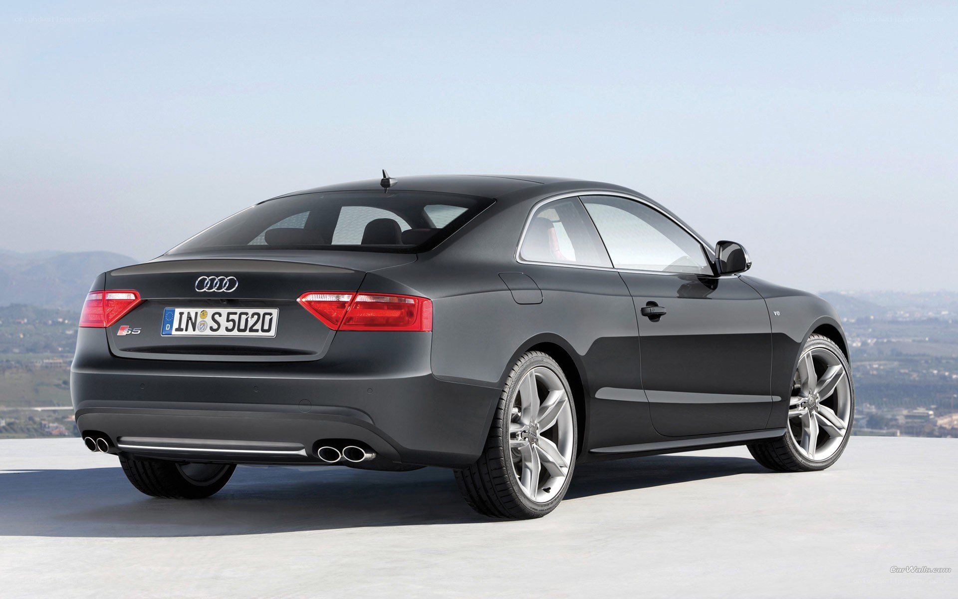 black audi s5 coupe