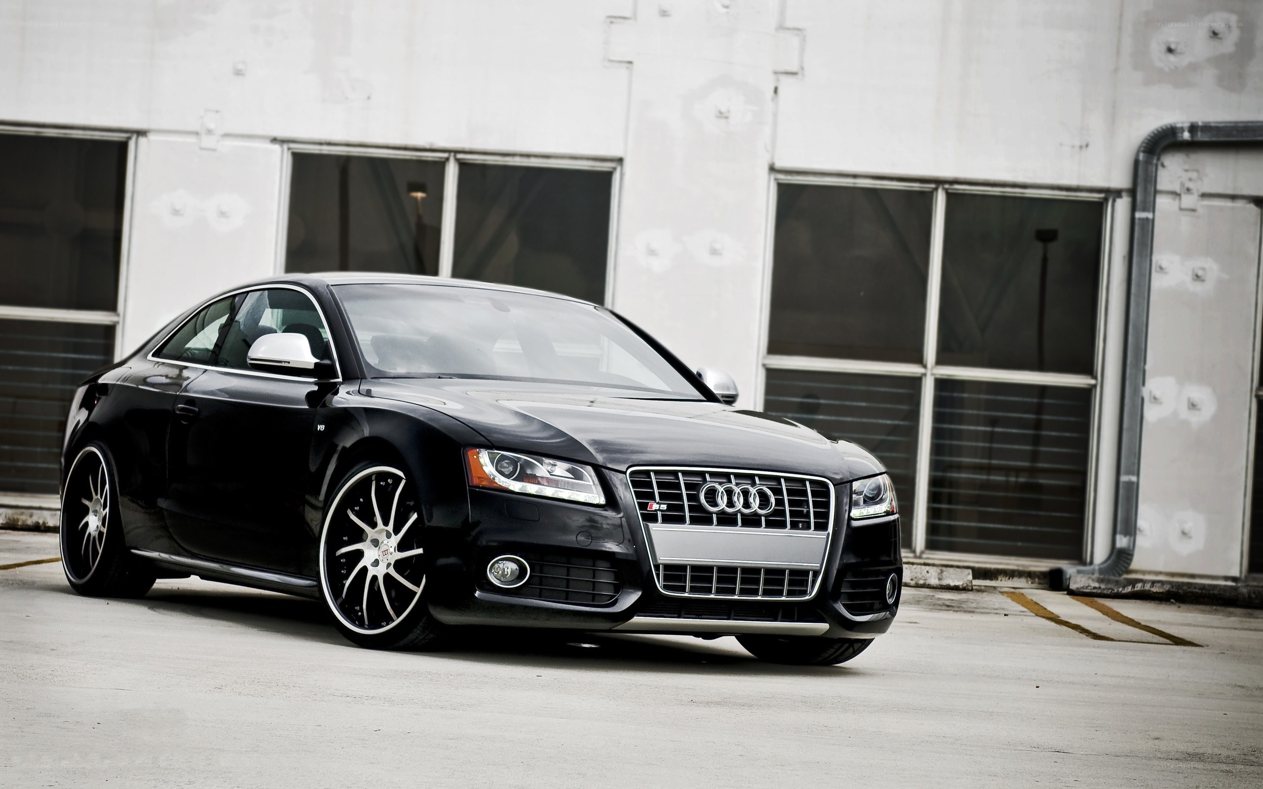 black audi s5 coupe