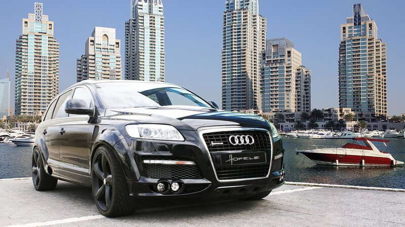 Black Audi Suv — Modern