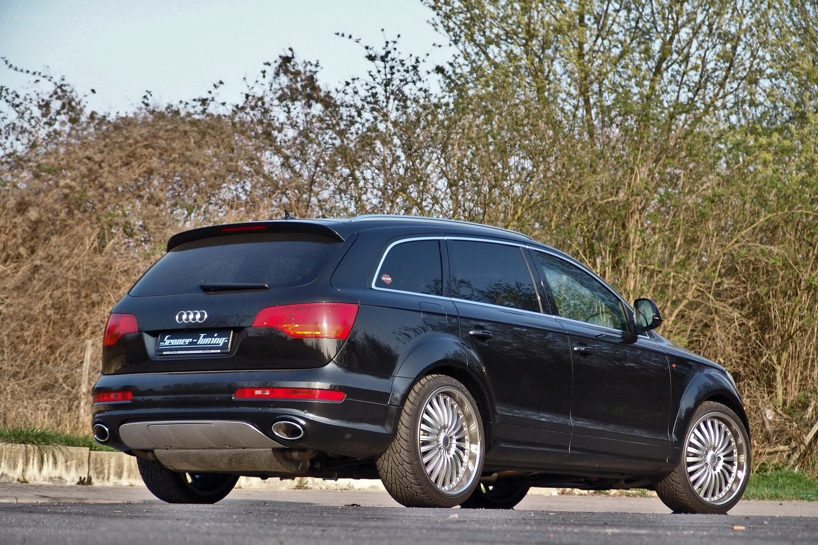 black audi suv on road