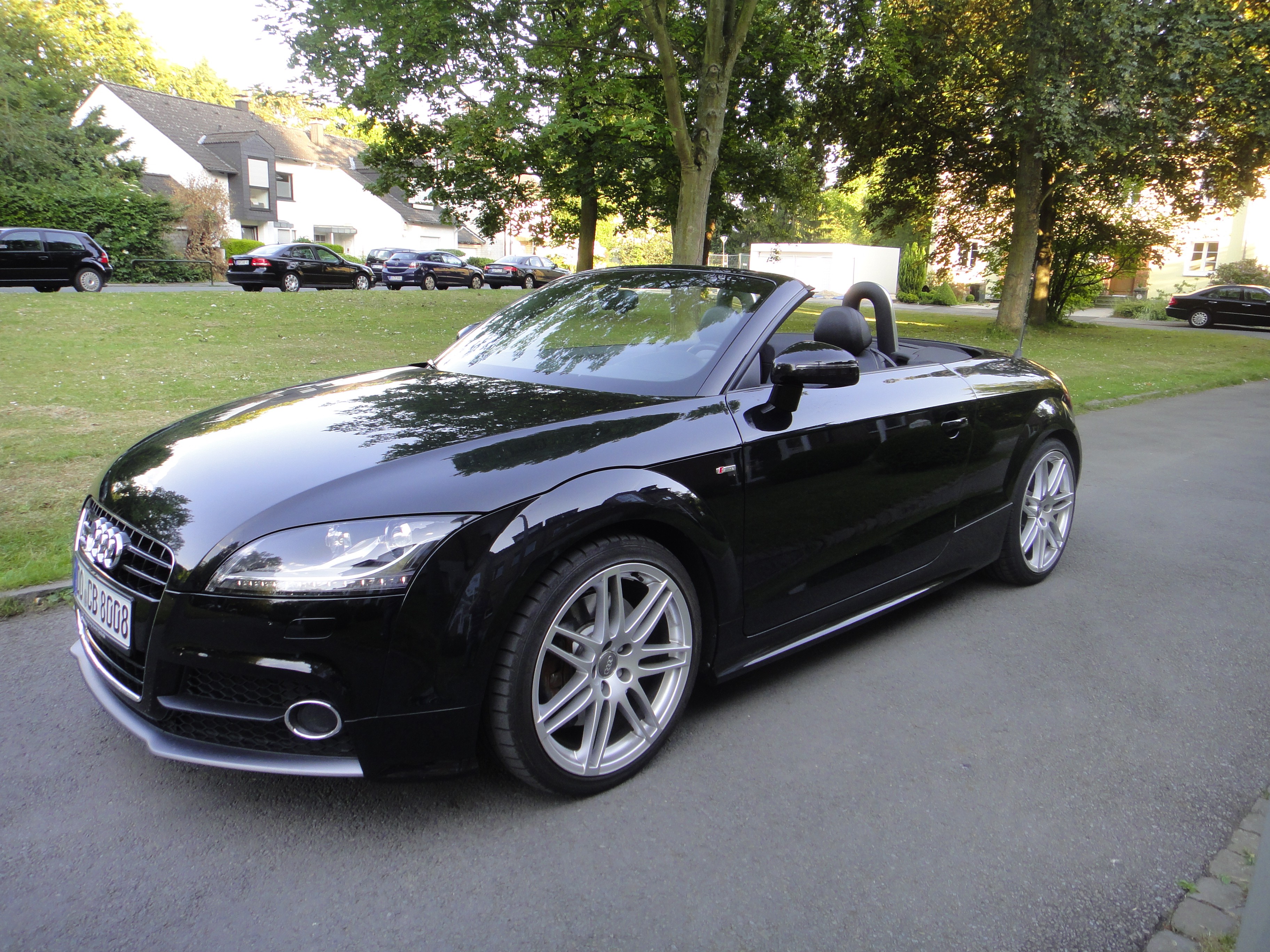 Black Audi TT Roadster