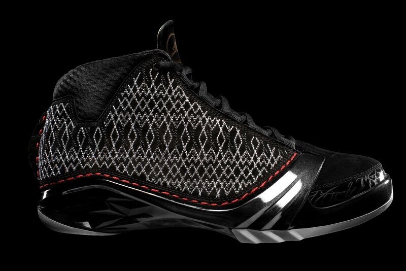 black basketball shoe with pattern