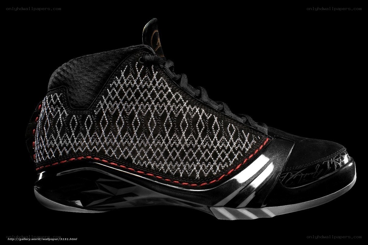 black basketball shoe with pattern
