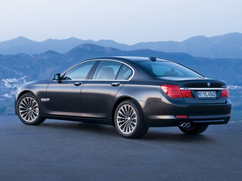 Black BMW 7-series Sedan — Gray