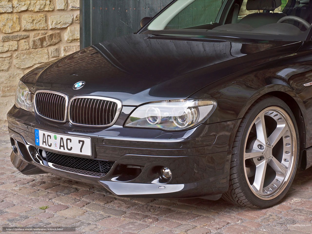 Black BMW 7 Series