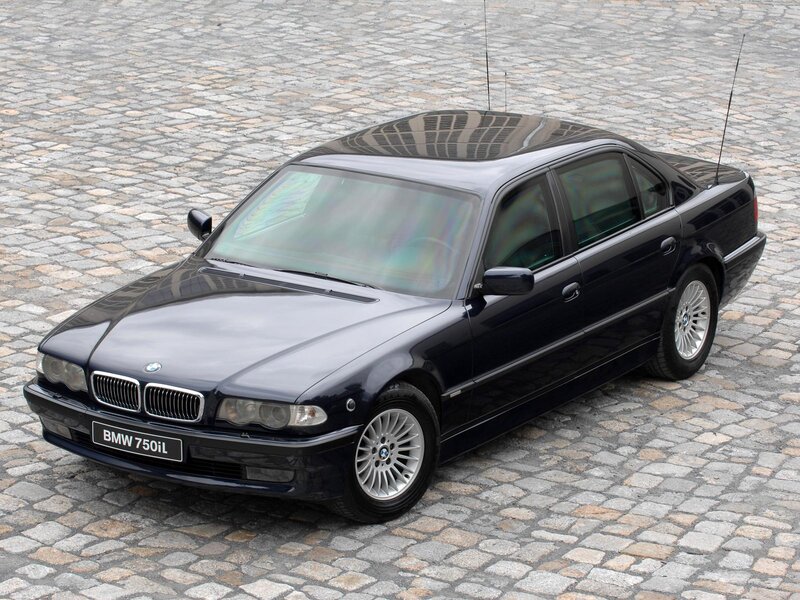 Black BMW 750iL Sedan — Neutral