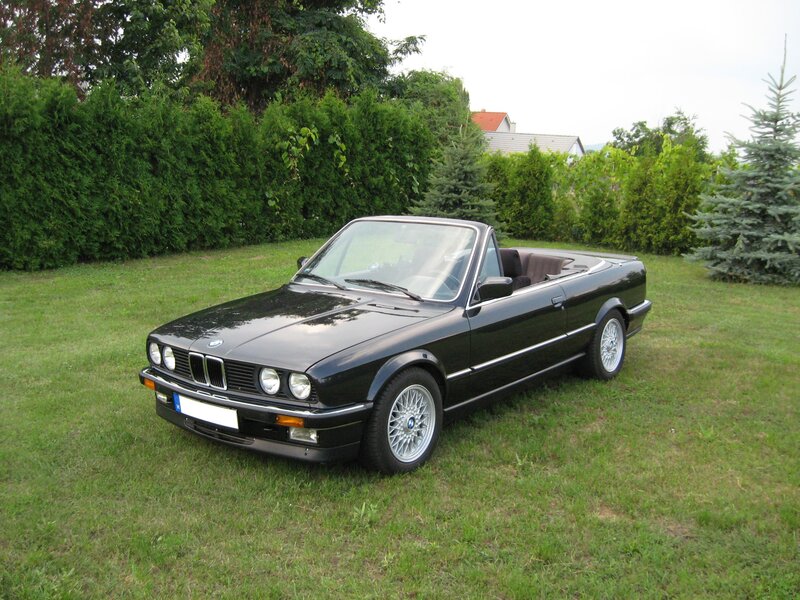 Black Bmw Convertible — Green