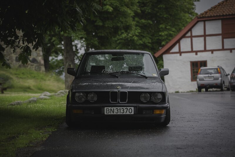 Black Bmw E28
