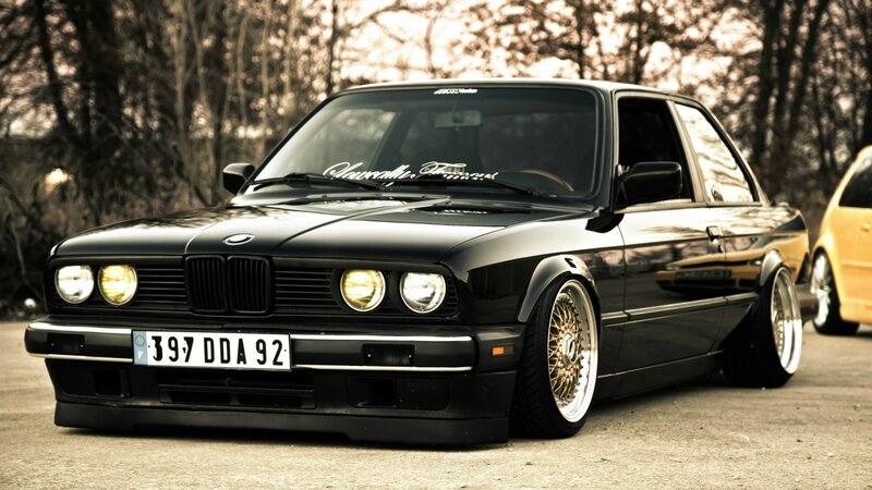 black bmw e30 car