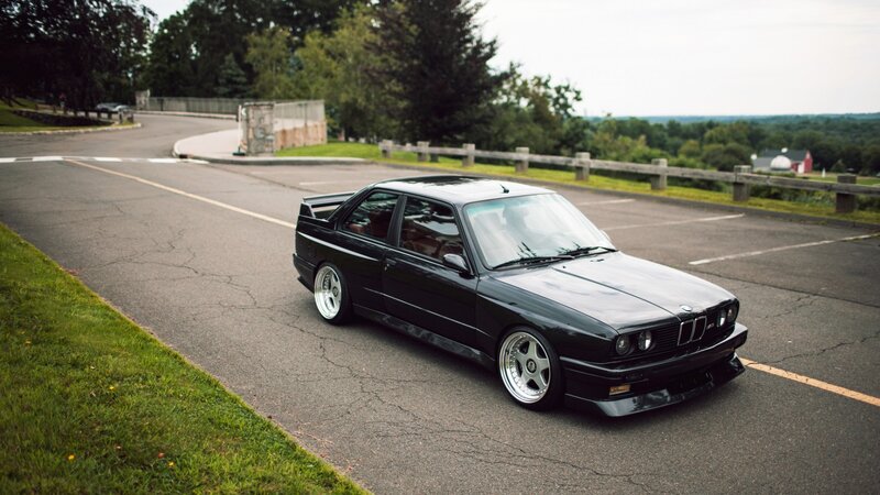 Black Bmw E30 M3 — Calm