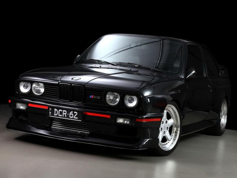 Black Bmw E30 M3 — Dramatic