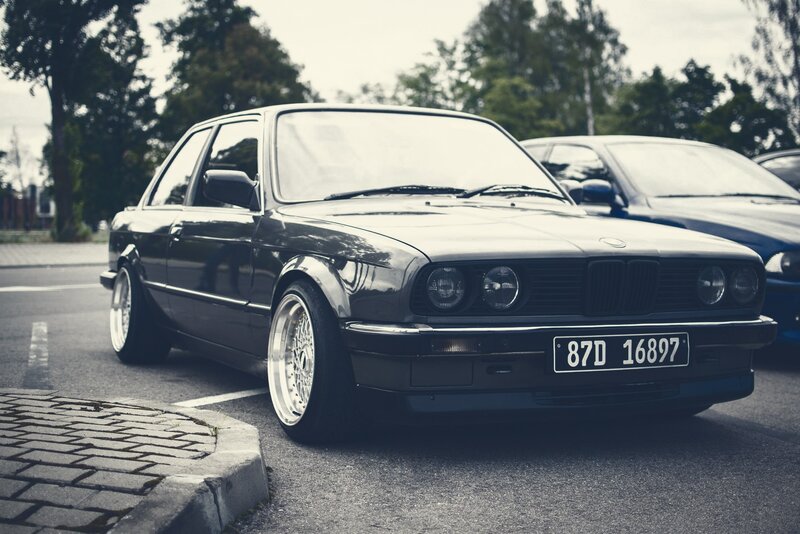 Black Bmw E30
