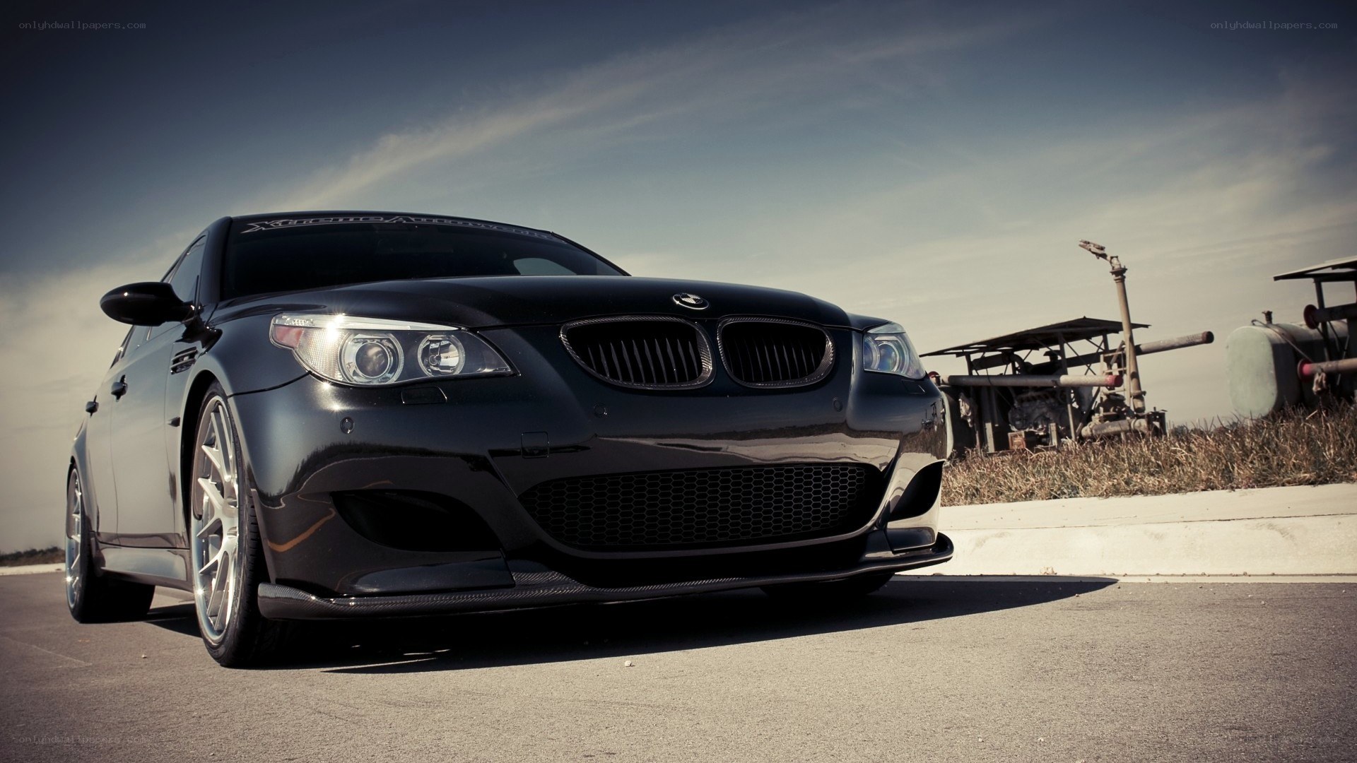 black bmw m5 on asphalt