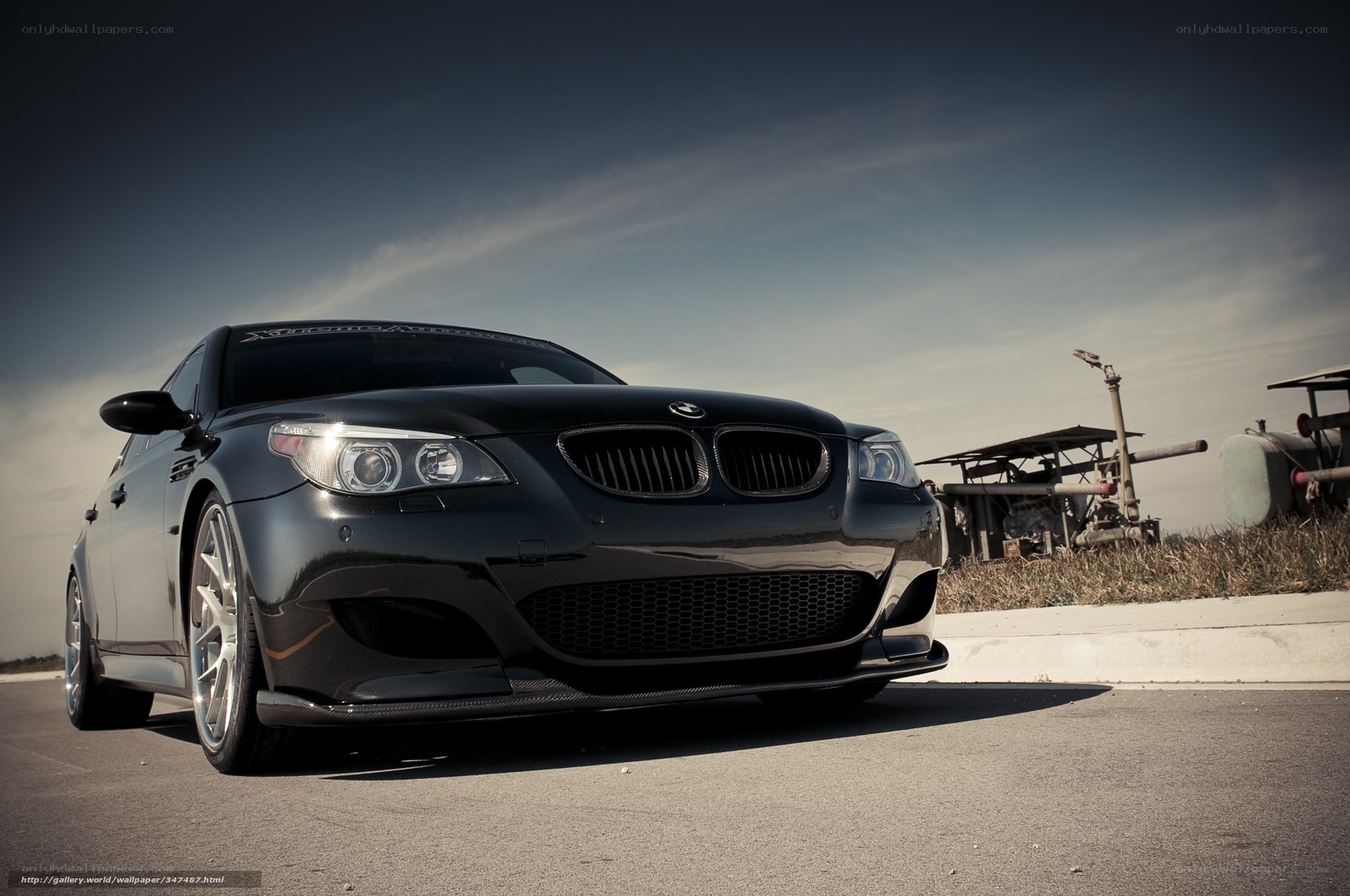 black bmw m5 on asphalt