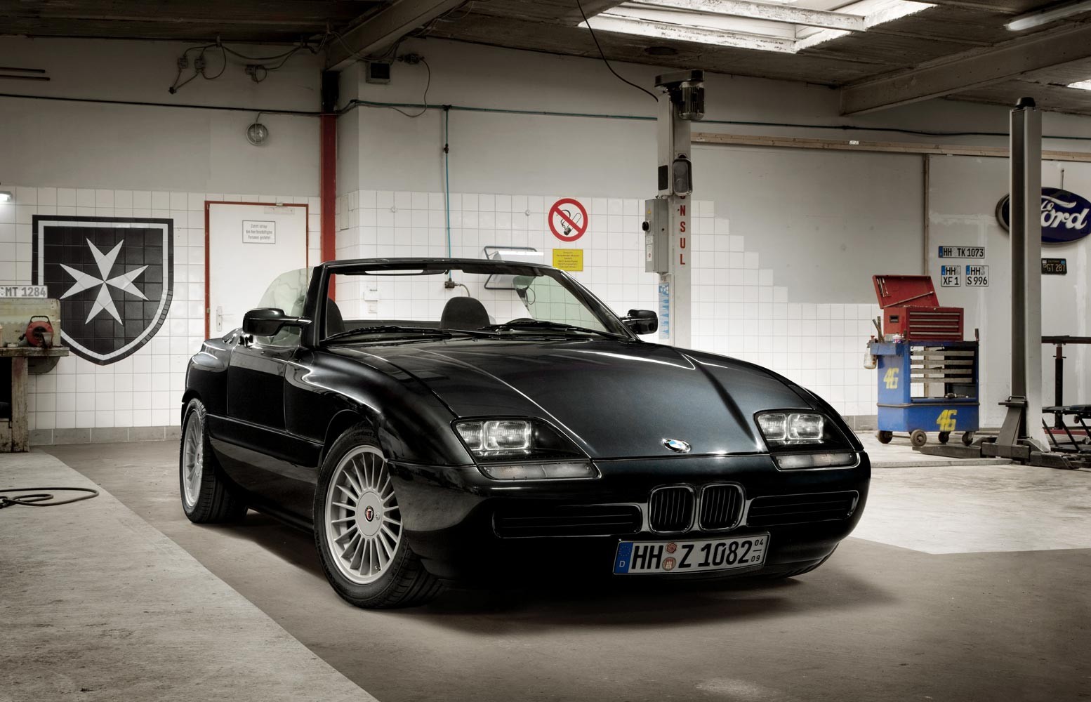 Black BMW Z1 in garage