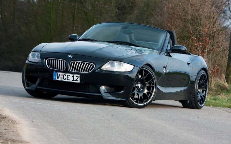 Black BMW Z4 Roadster — Calm