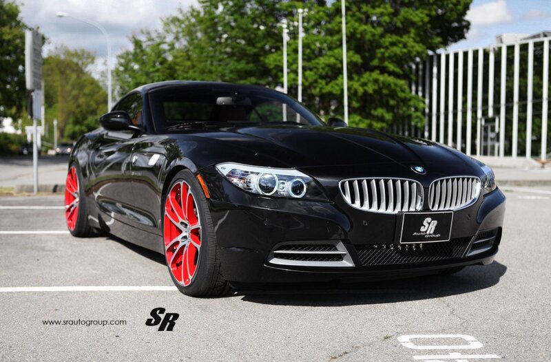Black BMW Z4 with red wheels