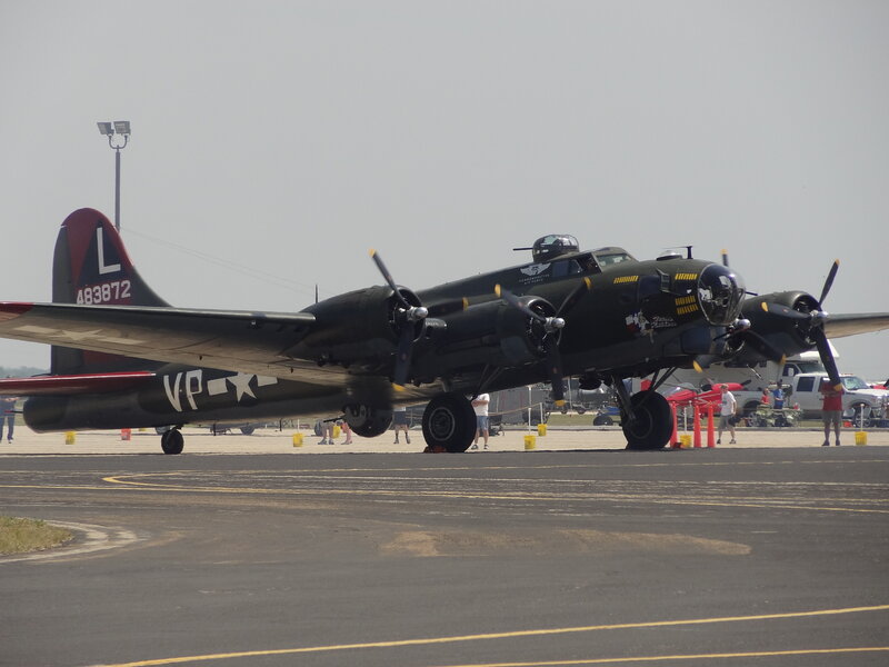Black Bomber Aircraft — Neutral