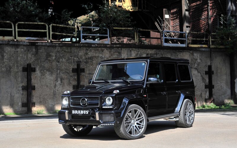 Black Brabus G-wagon — Dramatic