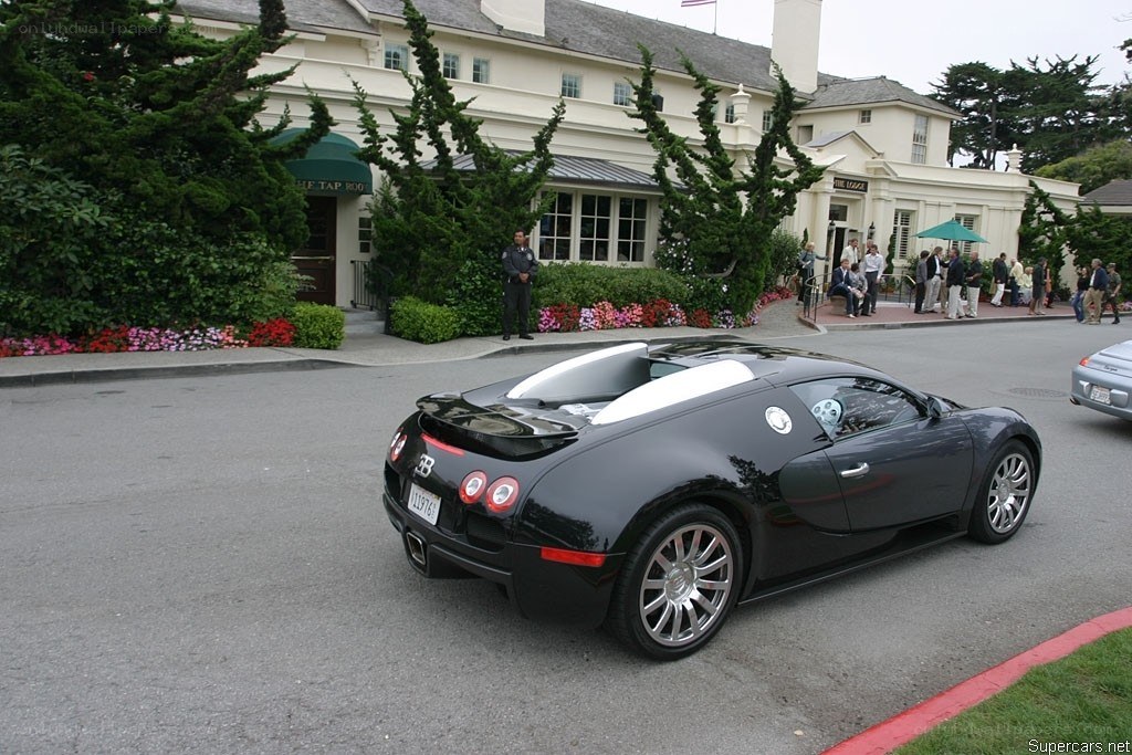 Black Bugatti Veyron at a hotel