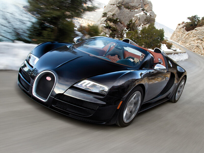 Black Bugatti Veyron — Dynamic