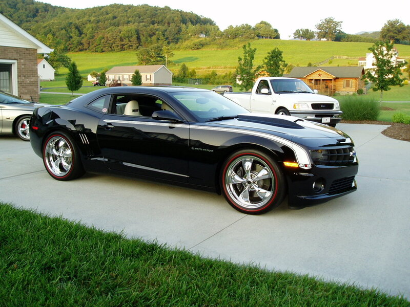 Black Camaro Car — Calm, Afternoon