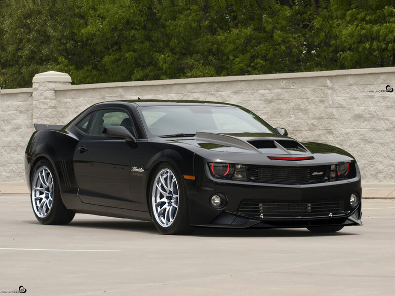 Black Camaro Car — Calm