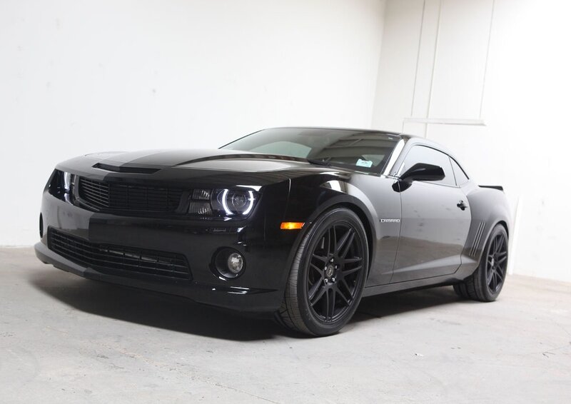 black camaro sports car