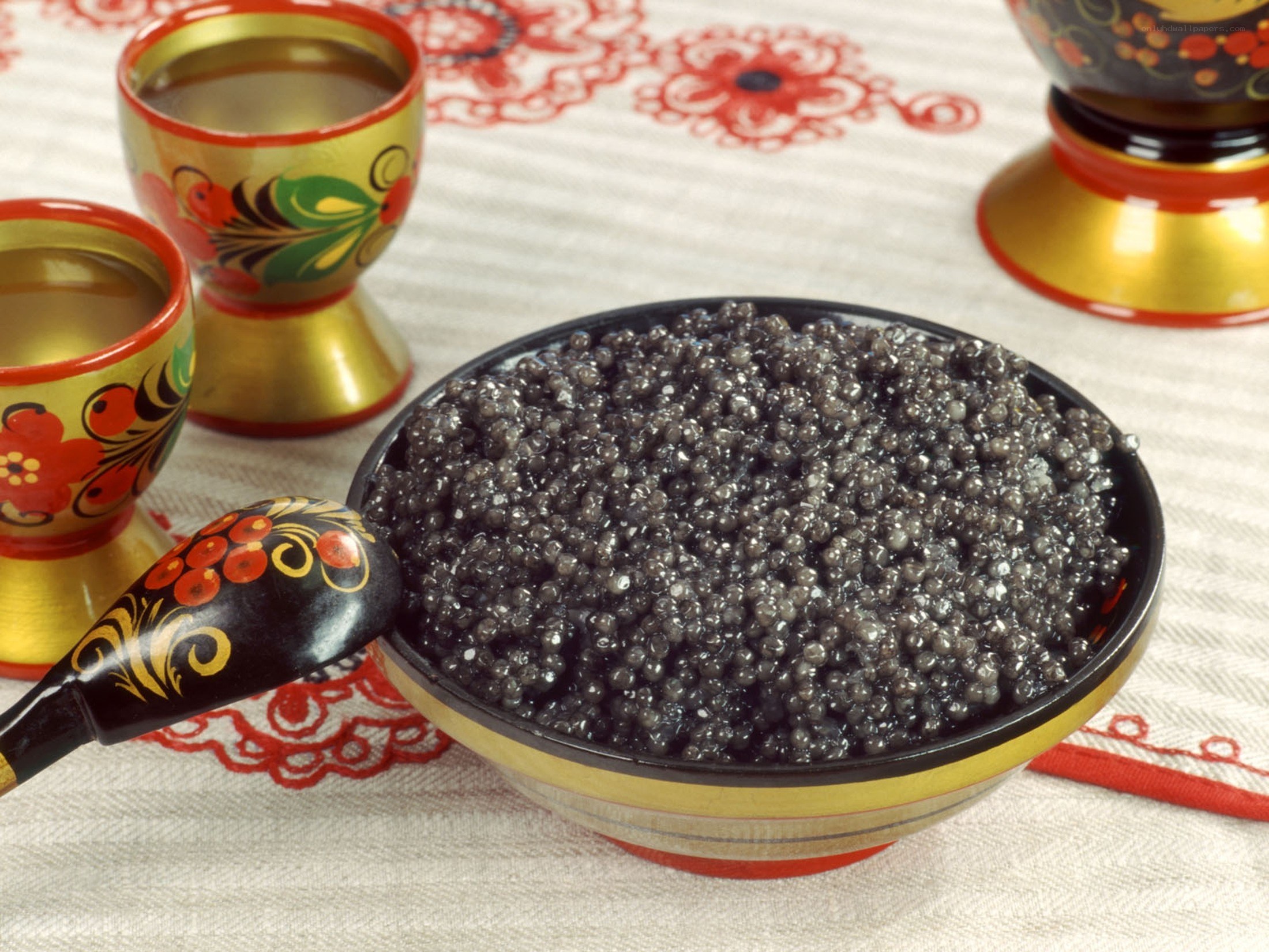 Black caviar in a bowl