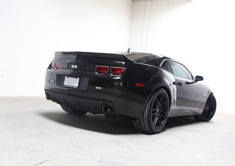 black chevrolet camaro ss