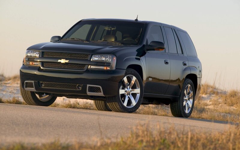 Black Chevrolet Trailblazer — Calm
