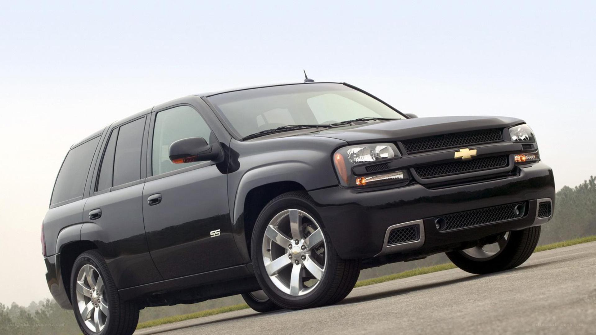 black chevrolet trailblazer ss