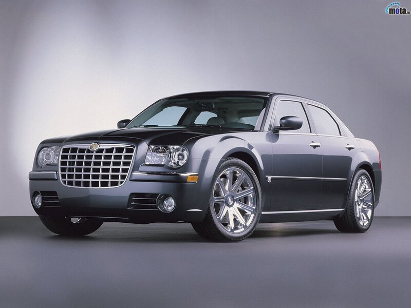 Black Chrysler 300C sedan