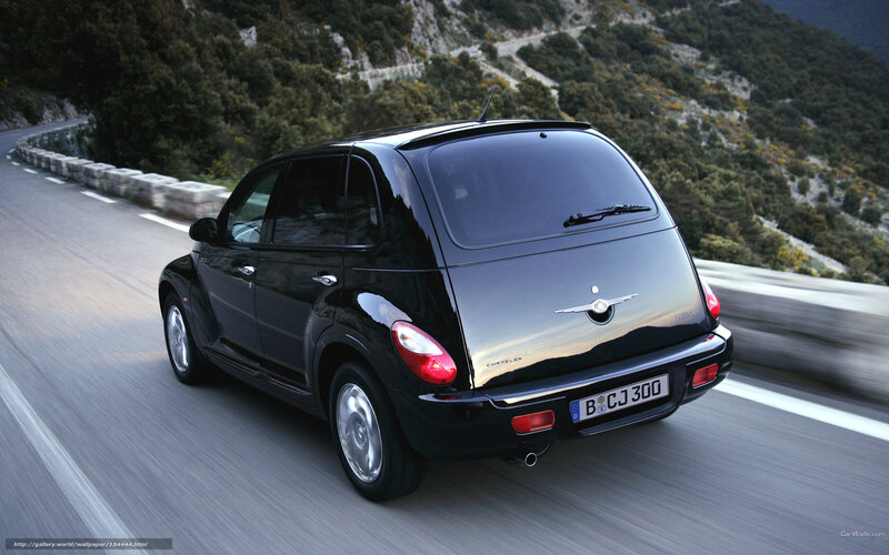 Black Chrysler Pt Cruiser — Dynamic