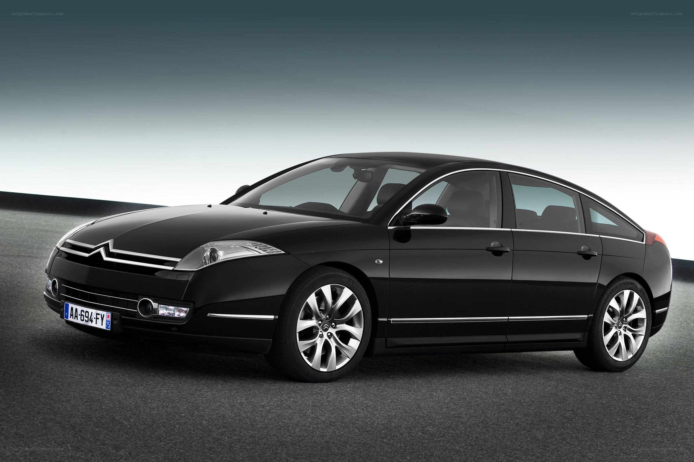 Black Citroën C6 sedan