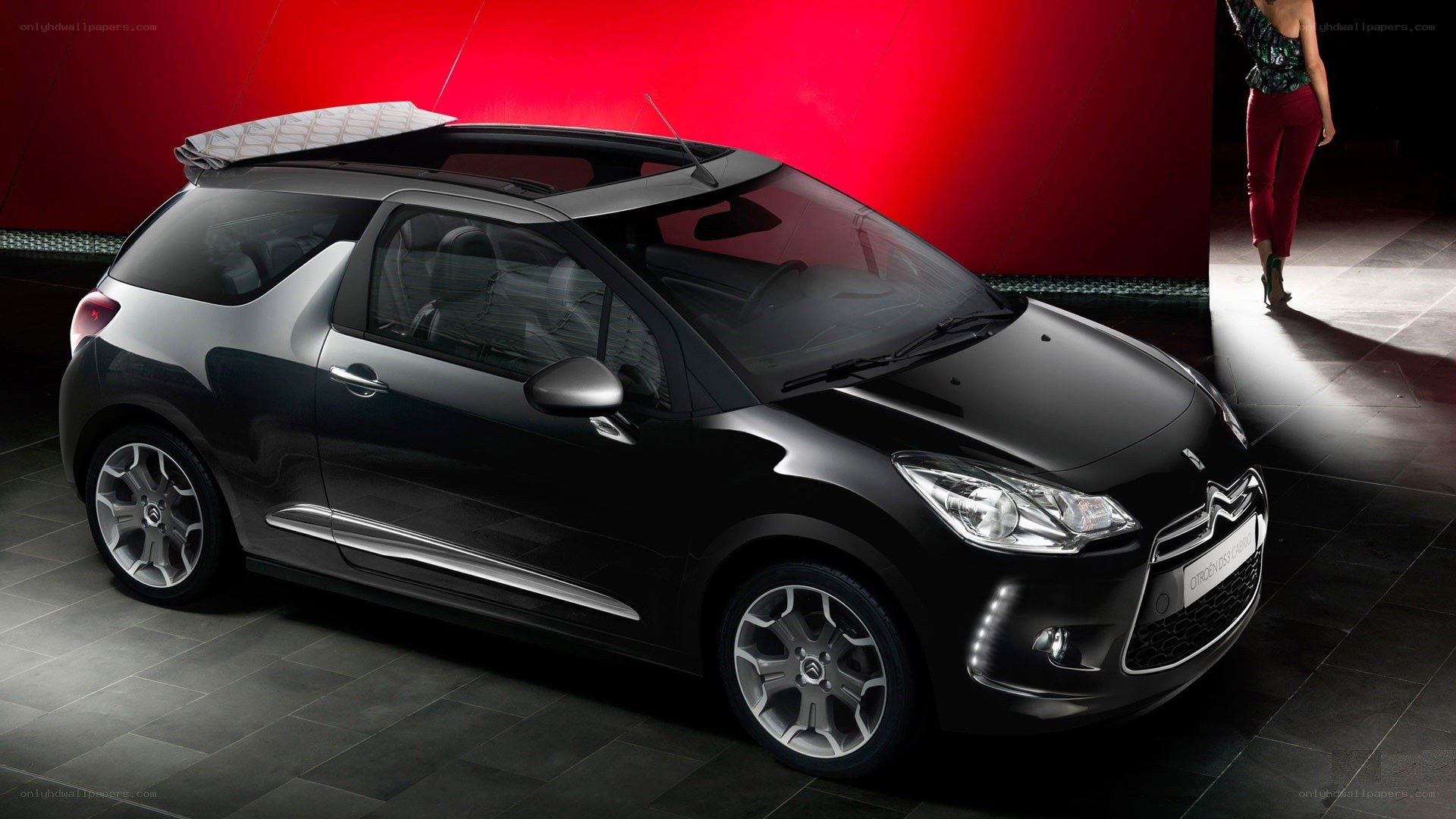 black citroen ds3 car