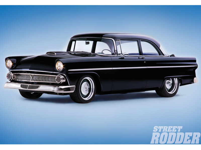 Black Classic Car — Clean