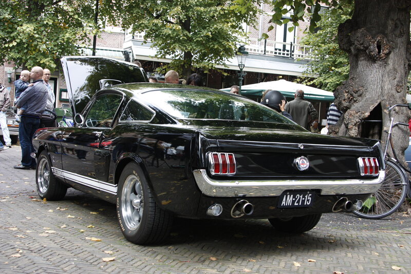 Black Classic Car — Outdoor, Autumn