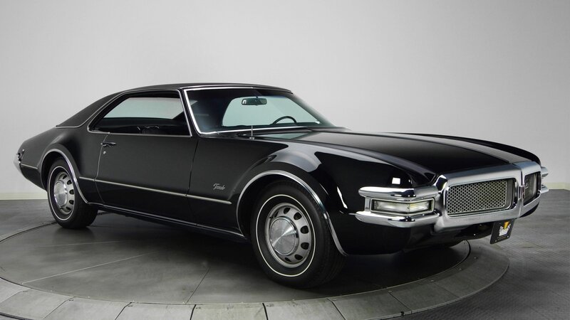 Black Classic Car — Rotating Platform